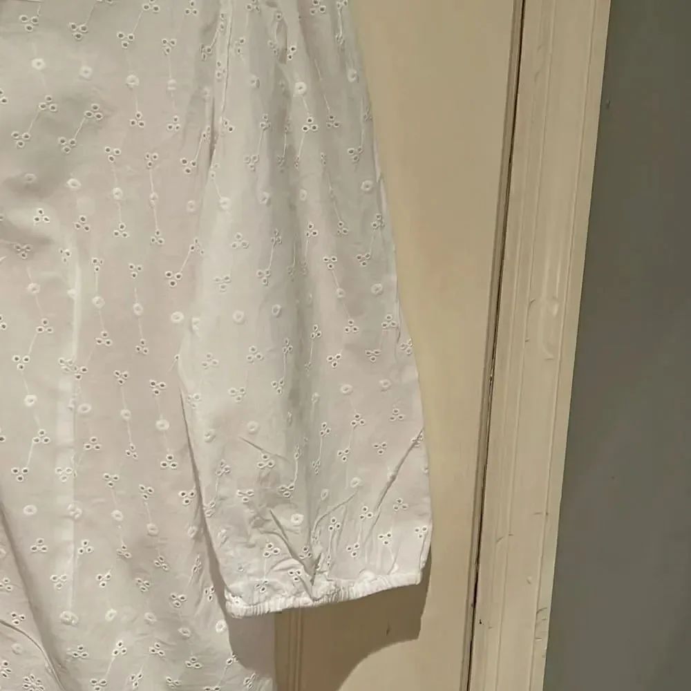 New Direction eyelet top Size L - Picture 4 of 5